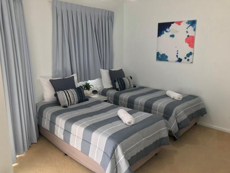 Kings Way Apartments Калаундра Екстер'єр фото