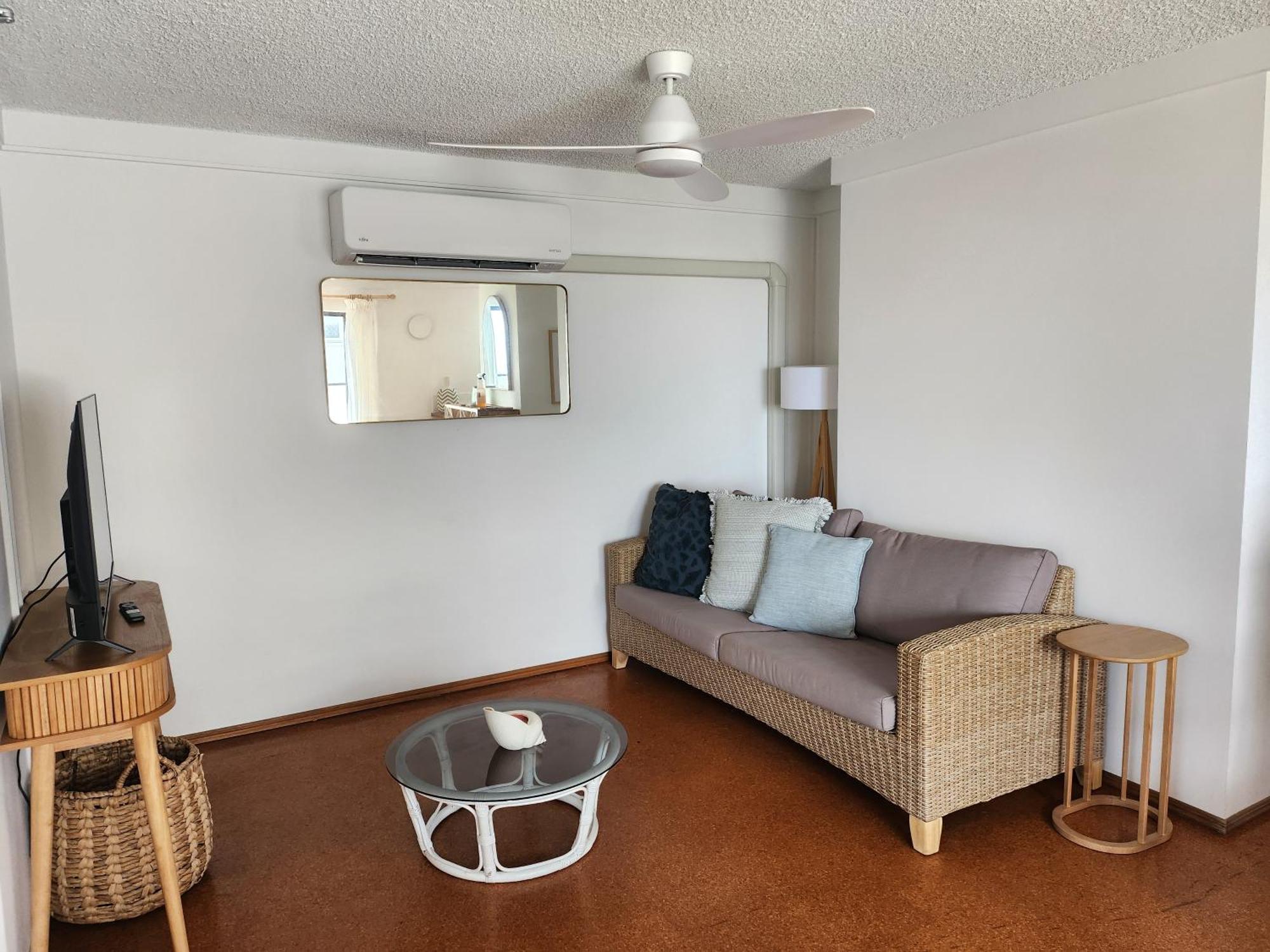 Kings Way Apartments Калаундра Екстер'єр фото
