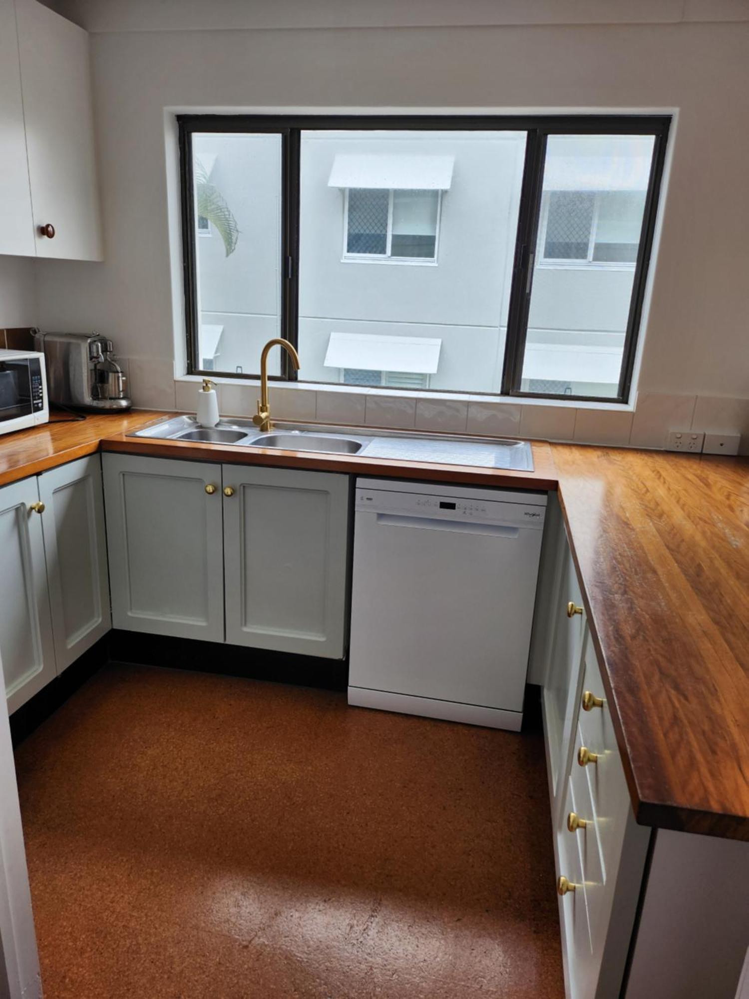 Kings Way Apartments Калаундра Екстер'єр фото