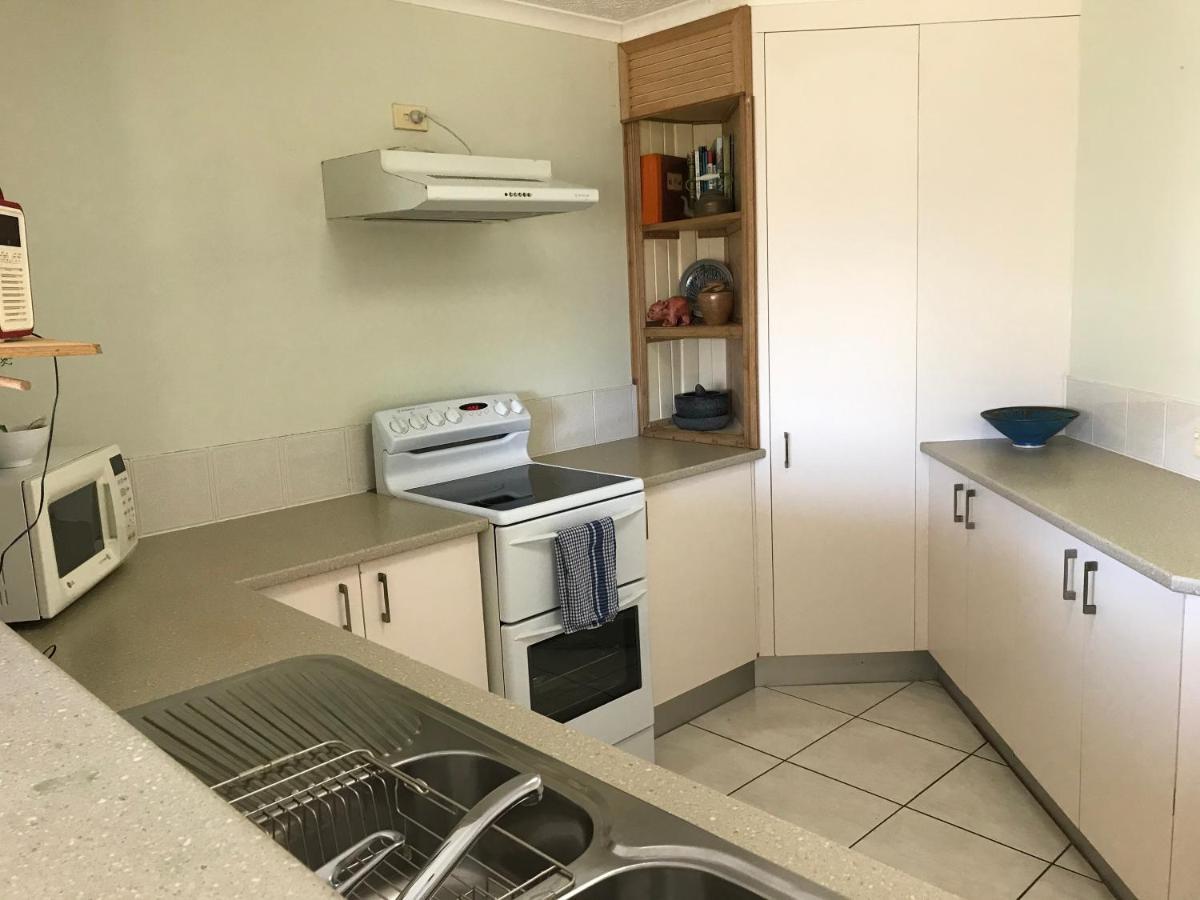 Kings Way Apartments Калаундра Екстер'єр фото