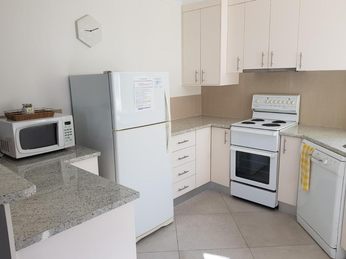 Kings Way Apartments Калаундра Екстер'єр фото