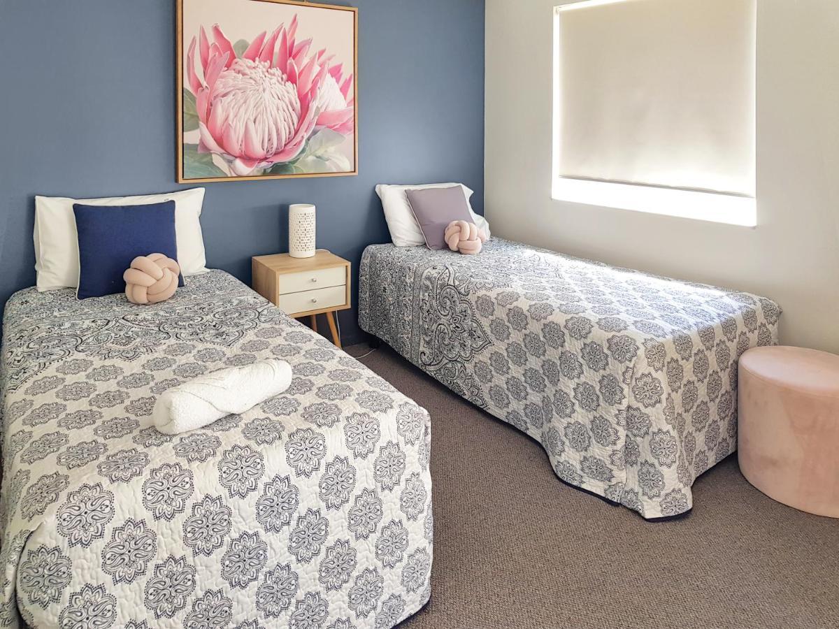 Kings Way Apartments Калаундра Екстер'єр фото