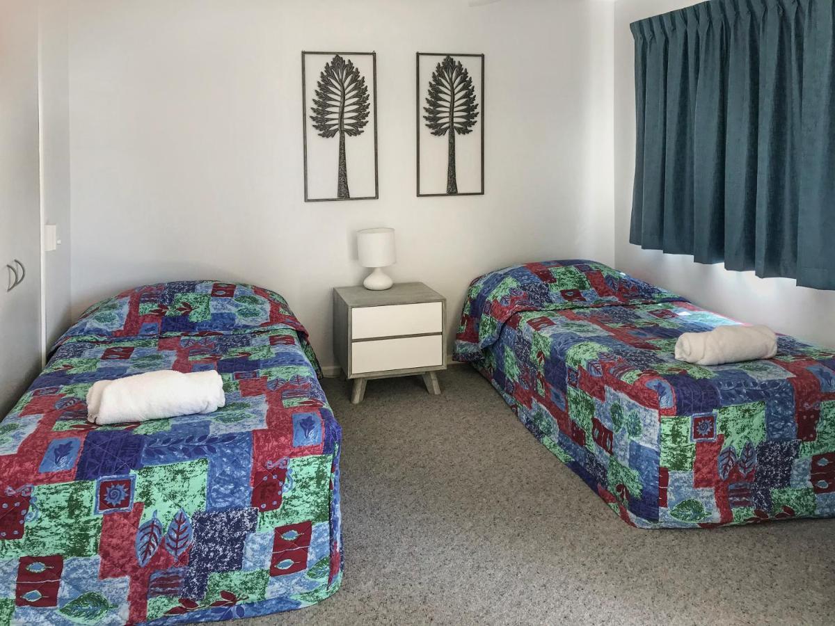Kings Way Apartments Калаундра Екстер'єр фото